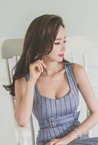韩国长腿美女模特手机壁纸下载